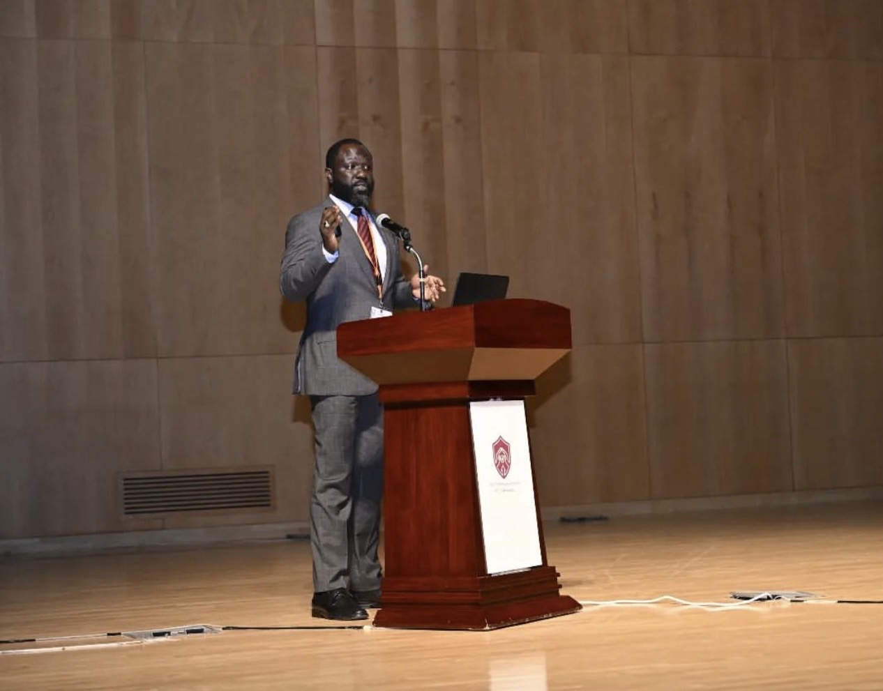 El-Hadi Kadouf speaking